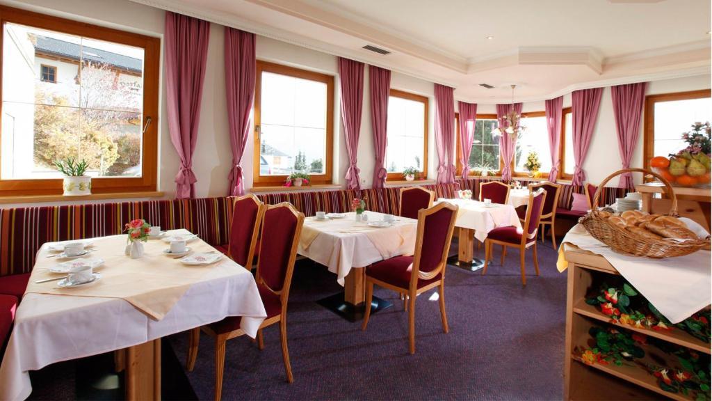 Hotel Belmont Fiss Kültér fotó